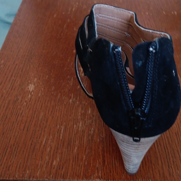 WomensEUC black suade size 5,sandal. - Picture 11 of 12